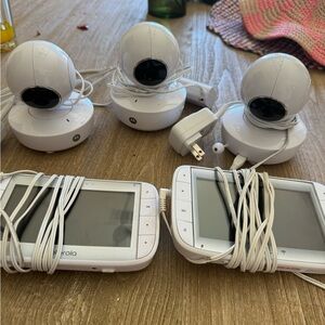Motorola baby cameras no WiFi needed